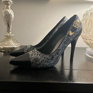 Vintage Louis Vuitton pumps